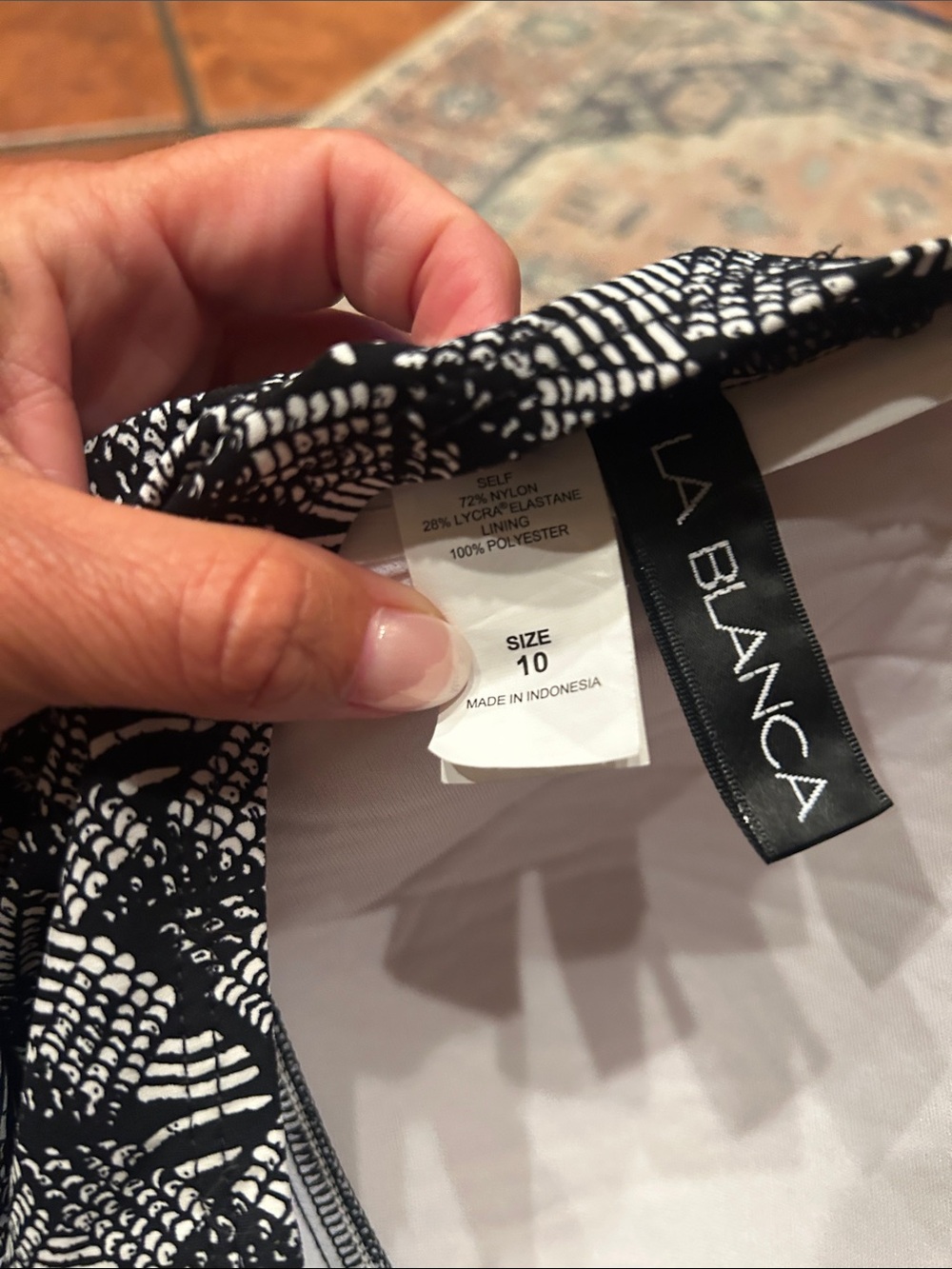 La Blanca Black & White Geometric One-Piece Swimsuit - Picture 9 of 11